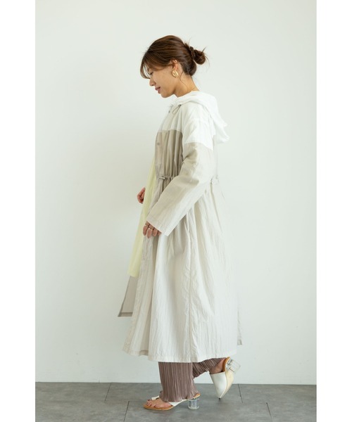 Green　Parks（グリーンパークス）の「軽量ロングマンパ＊（マウンテンパーカー・レディース・オフホワイト/ライトカーキ・FREE）」の5枚目の写真