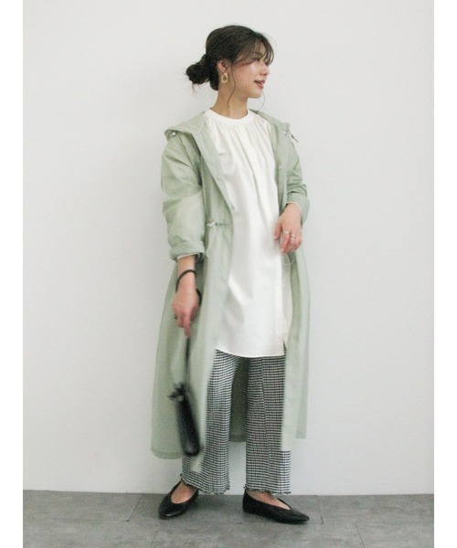 Green　Parks（グリーンパークス）の「軽量ロングマンパ＊（マウンテンパーカー・レディース・オフホワイト/ライトカーキ・FREE）」の8枚目の写真