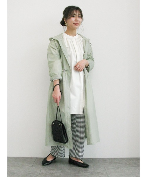 Green　Parks（グリーンパークス）の「軽量ロングマンパ＊（マウンテンパーカー・レディース・オフホワイト/ライトカーキ・FREE）」の9枚目の写真