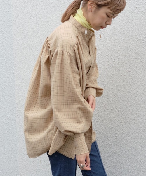 Kastane（カスタネ）の「【Thank Mat'l.】リサイクルヤーンギャザーボリュームシャツ（シャツ/ブラウス・レディース・ベージュ/グリーン/アイボリー・FREE）」の15枚目の写真