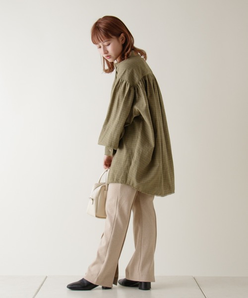 Kastane（カスタネ）の「【Thank Mat'l.】リサイクルヤーンギャザーボリュームシャツ（シャツ/ブラウス・レディース・ベージュ/グリーン/アイボリー・FREE）」の6枚目の写真