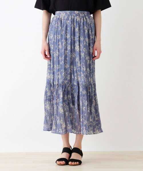 SHOO・LA・RUE(シューラルー)の「◆花柄ティアードロングスカート(スカート・レディース・ホワイト系9/ブラック系6/ブラウン系7/ブルー系6・00)」の5枚目の写真