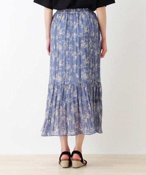 SHOO・LA・RUE(シューラルー)の「◆花柄ティアードロングスカート(スカート・レディース・ホワイト系9/ブラック系6/ブラウン系7/ブルー系6・00)」の7枚目の写真