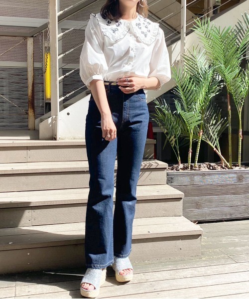 apres jour（アプレジュール）の「刺繍フリルブラウス【ZOZOTOWN限定アイテム】（シャツ/ブラウス・レディース・オフホワイト/ピンクベージュ/モカ・フリー/X-LARGE）」の4枚目の写真