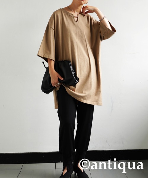 antiqua(アンティカ)の「大人の品格。バー付きキーネックトップス(Tシャツ/カットソー・レディース・ブラック/ベージュ/カーキ/ブラウン系その他/ブラウン系その他2/オフホワイト・FREE)」の16枚目の写真