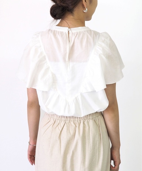 Riberry（リベリー）の「スタンドカラーラッフルブラウス（シャツ/ブラウス・レディース・ブラック/オフホワイト・MEDIUM）」の5枚目の写真