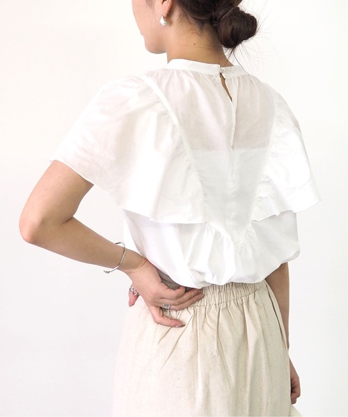 Riberry（リベリー）の「スタンドカラーラッフルブラウス（シャツ/ブラウス・レディース・ブラック/オフホワイト・MEDIUM）」の6枚目の写真