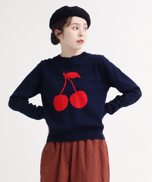 CHILD WOMAN(チャイルドウーマン)の「綿リリヤン チェリーインターシャ長袖プルオーバー(ニット/セーター・レディース・ネイビー/ブラック/ブラウン・FREE)」の3枚目の写真