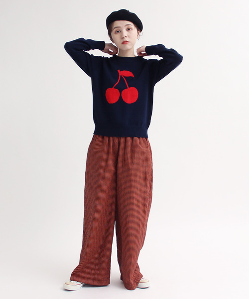 CHILD WOMAN(チャイルドウーマン)の「綿リリヤン チェリーインターシャ長袖プルオーバー(ニット/セーター・レディース・ネイビー/ブラック/ブラウン・FREE)」の15枚目の写真