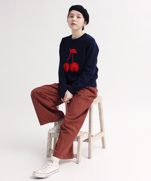 CHILD WOMAN(チャイルドウーマン)の「綿リリヤン チェリーインターシャ長袖プルオーバー(ニット/セーター・レディース・ネイビー/ブラック/ブラウン・FREE)」の17枚目の写真