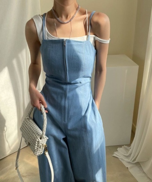 KOR(ケーオーアール)の「背中あきフロントジップサロペット/オールインワン(サロペット/オーバーオール・レディース・ホワイト/ブラック/ブルー・S/M/L)」の3枚目の写真