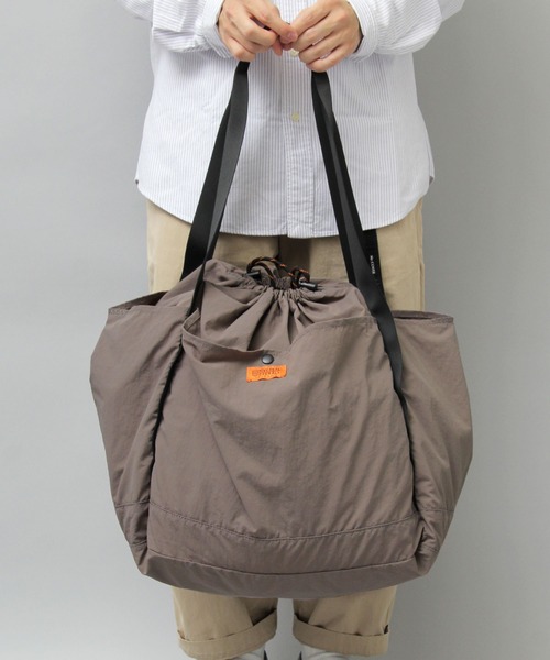 UNIVERSAL OVERALL(ユニバーサルオーバーオール)の「大容量 巾着 ショルダーバッグ(トートバッグ・メンズ・ブラック/グレー/オレンジ・FREE)」の12枚目の写真