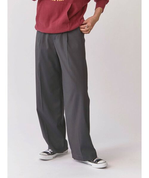 Ungrid(アングリッド)の「センタープレスルーズパンツ(その他パンツ・レディース・チャコールグレー/ブラウン/グリーン系その他・SMALL/MEDIUM)」の2枚目の写真