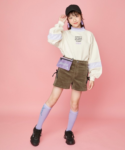 JENNI love（ジェニィラブ）の「ロゴマルチポケット（ボディバッグ/ウエストポーチ・キッズ・ラベンダー/ベージュ/ブラック・F）」の6枚目の写真