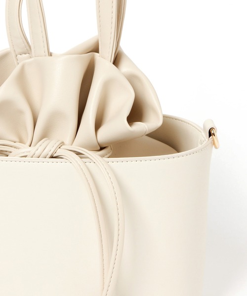 mysty woman（ミスティウーマン）の「ボックスIN巾着バッグ 236927（ショルダーバッグ・レディース・ブラック/ベージュ/アイボリー・FREE）」の15枚目の写真