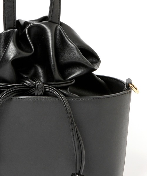 mysty woman（ミスティウーマン）の「ボックスIN巾着バッグ 236927（ショルダーバッグ・レディース・ブラック/ベージュ/アイボリー・FREE）」の5枚目の写真