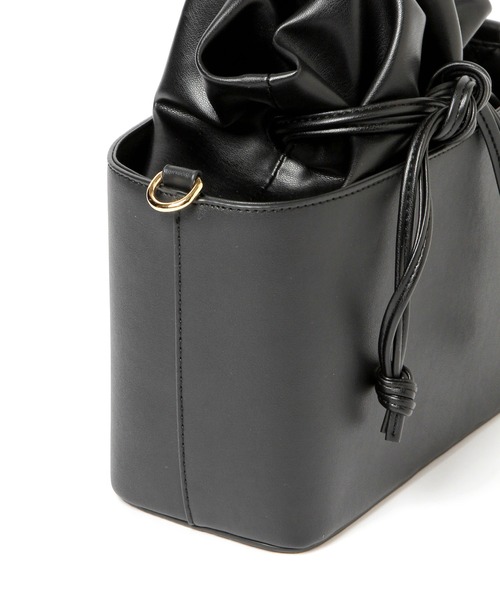 mysty woman（ミスティウーマン）の「ボックスIN巾着バッグ 236927（ショルダーバッグ・レディース・ブラック/ベージュ/アイボリー・FREE）」の16枚目の写真