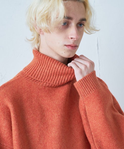 Lui's(ルイス)の「ビッグシルエット タートルニット 12COLOR'S(ニット/セーター・メンズ・ホワイト/ライトグレー/ブラック/ベージュ/オリーブ/レッド/ダークグレー/グリーン/ラベンダー/イエロー/ワインレッド/オレンジ・FREE)」の12枚目の写真