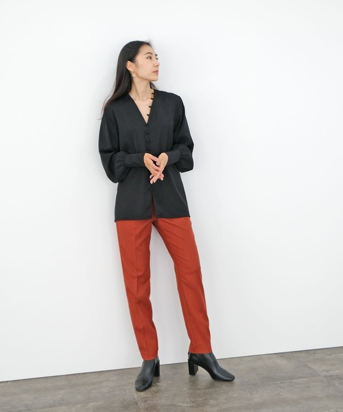 AKTE(アクテ)の「ディープVネックブラウス(シャツ/ブラウス・レディース・ホワイト/ブラック・FREE)」の11枚目の写真