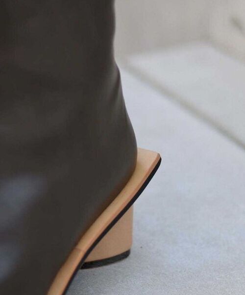 AULA AILA(アウラアイラ)の「【別注】AULA AILA/アウラアイラ/ショートブーツ(ブーツ・レディース・ブラック/カーキ/オフホワイト・35.5/36.5/37.5)」の21枚目の写真