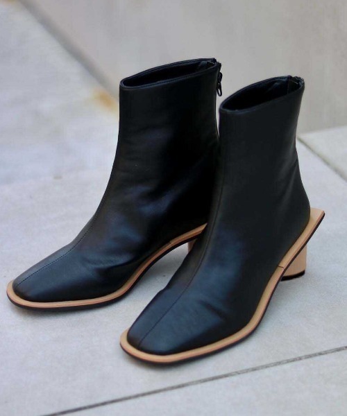 AULA AILA(アウラアイラ)の「【別注】AULA AILA/アウラアイラ/ショートブーツ(ブーツ・レディース・ブラック/カーキ/オフホワイト・35.5/36.5/37.5)」の2枚目の写真