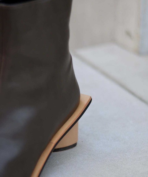 AULA AILA(アウラアイラ)の「【別注】AULA AILA/アウラアイラ/ショートブーツ(ブーツ・レディース・ブラック/カーキ/オフホワイト・35.5/36.5/37.5)」の9枚目の写真