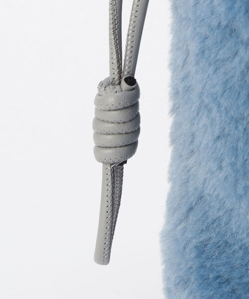 fredy repit（フレディレピ）の「【Finissage/フィニサージュ】ドロップファー ミニショルダーバッグ（ショルダーバッグ・レディース・ベージュ/ブラウン/ブルー/ライトパープル・FREE）」の9枚目の写真