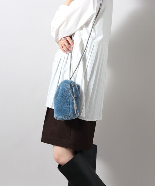 fredy repit（フレディレピ）の「【Finissage/フィニサージュ】ドロップファー ミニショルダーバッグ（ショルダーバッグ・レディース・ベージュ/ブラウン/ブルー/ライトパープル・FREE）」の16枚目の写真