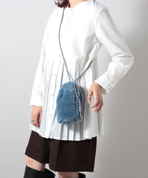 fredy repit（フレディレピ）の「【Finissage/フィニサージュ】ドロップファー ミニショルダーバッグ（ショルダーバッグ・レディース・ベージュ/ブラウン/ブルー/ライトパープル・FREE）」の12枚目の写真