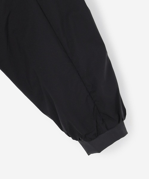 ARC'TERYX(アークテリクス)の「【ARC'TERYX】ATOM LT JACKET MEN(ナイロンジャケット・メンズ・ブラック・MEDIUM/X-LARGE/LARGE)」の11枚目の写真