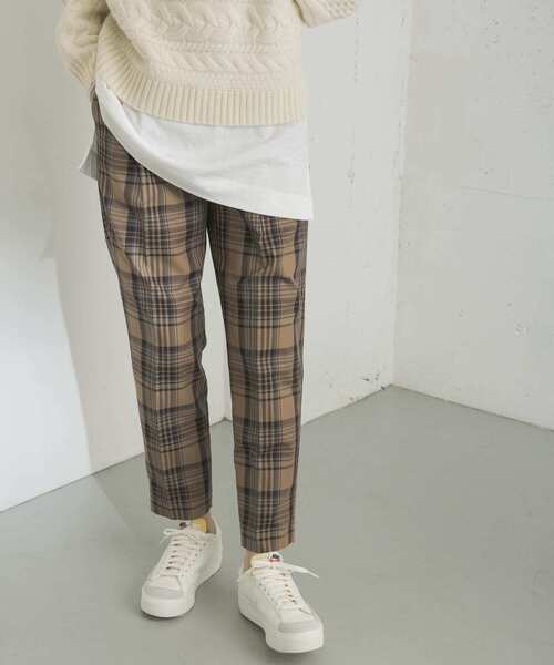 URBAN RESEARCH（アーバンリサーチ）の「UR TECH ドロストテーパードパンツ（その他パンツ・レディース・ホワイト系その他/チェック/ベージュ/ブラック・38/34/36）」の10枚目の写真