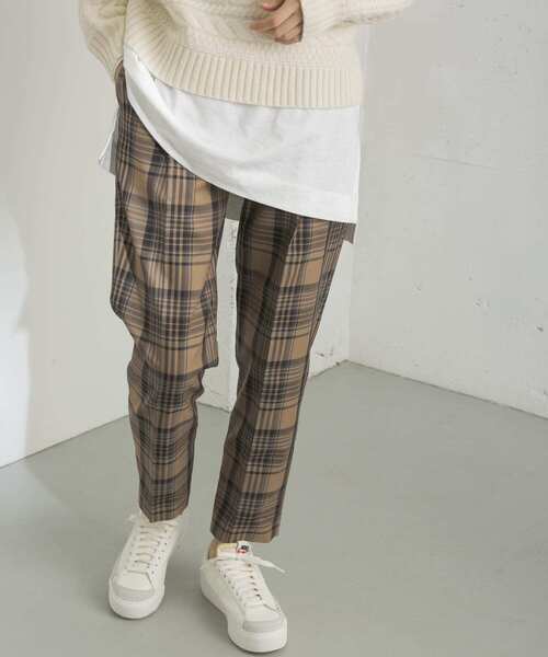 URBAN RESEARCH（アーバンリサーチ）の「UR TECH ドロストテーパードパンツ（その他パンツ・レディース・ホワイト系その他/チェック/ベージュ/ブラック・38/34/36）」の11枚目の写真
