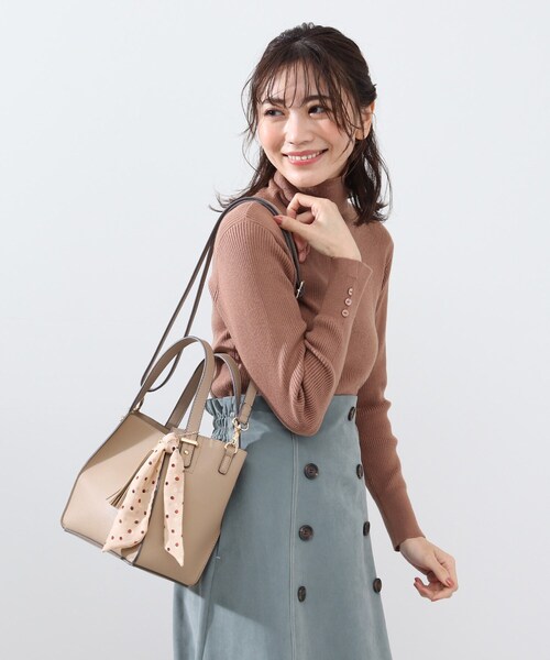 DRESKIP(ドレスキップ)の「◆【通勤】スカ-フ付きタッセルトート(トートバッグ・レディース・ブラック/ベージュ/グレー・00)」の10枚目の写真