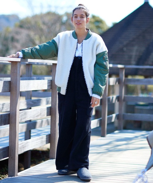 ROXY（ロキシー）の「FLY OUT JACKET/ロキシーボアジャケット（ブルゾン・レディース・ブラック/カーキ・MEDIUM/LARGE/SMALL）」の4枚目の写真