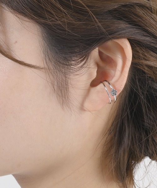 MARY QUANT（マリークワント）の「ダブルラインメタル リング（リング・レディース・ゴールド/シルバー・FREE）」の4枚目の写真