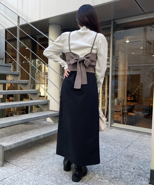 one after another NICE CLAUP（ワンアフターアナザーナイスクラップ）の「バックリボンビスチェ（ニット/セーター・レディース・ブラック/ベージュ/アイボリー・FREE）」の13枚目の写真