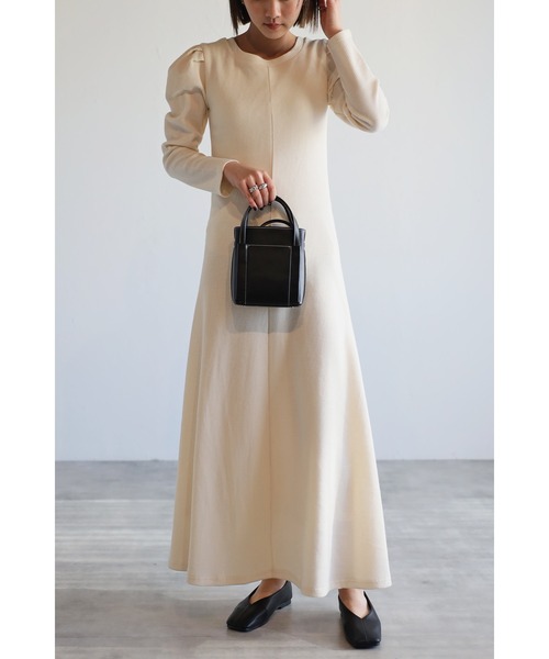 Bonjour Sagan(ボンジュールサガン)の「スクエアトゥパンプス(パンプス・レディース・オフホワイト/ブラック・SMALL/MEDIUM/LARGE)」の6枚目の写真