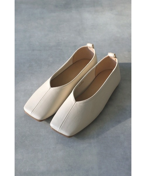Bonjour Sagan(ボンジュールサガン)の「スクエアトゥパンプス(パンプス・レディース・オフホワイト/ブラック・SMALL/MEDIUM/LARGE)」の9枚目の写真