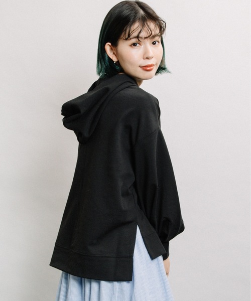 refinedworks（リファインドワークス）の「ショートフーディーPO（パーカー・レディース・オフホワイト/ブラック/ベージュ・FREE）」の14枚目の写真