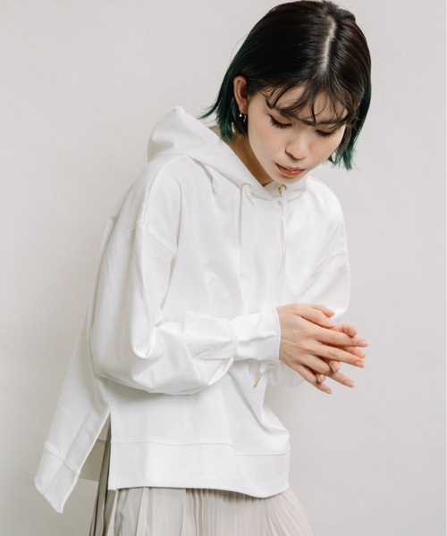 refinedworks（リファインドワークス）の「ショートフーディーPO（パーカー・レディース・オフホワイト/ブラック/ベージュ・FREE）」の7枚目の写真