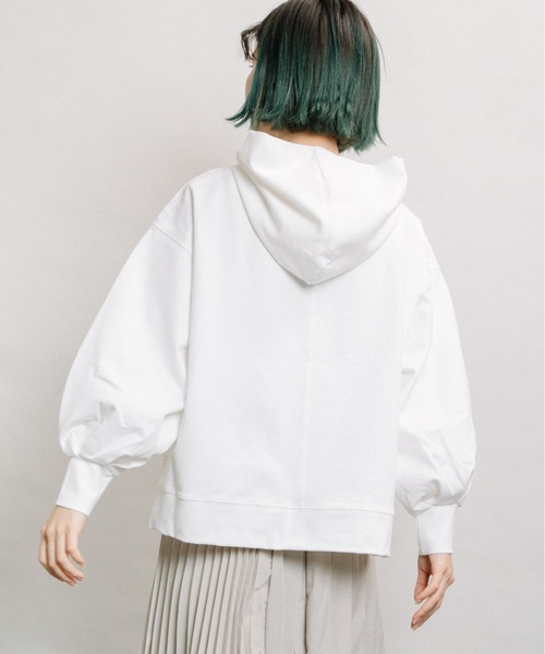 refinedworks（リファインドワークス）の「ショートフーディーPO（パーカー・レディース・オフホワイト/ブラック/ベージュ・FREE）」の9枚目の写真