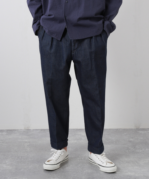 JOURNAL STANDARD J.S HOMESTEAD（ジャーナルスタンダードホームステッド）の「【j.s.homestead】VAJIRA DENIM 2-TUCK OFFICER CROPPED（デニムパンツ・メンズ・ブラック/ネイビー・SMALL/MEDIUM/LARGE）」の2枚目の写真