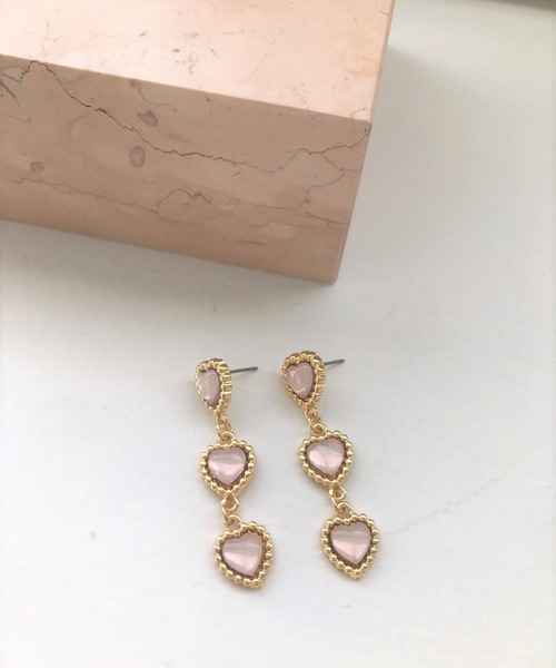 Me%（ミィパーセント）の「トリプルハートピアス（ピアス（両耳用）・レディース・イエロー/グレー/ブラック・FREE）」の2枚目の写真