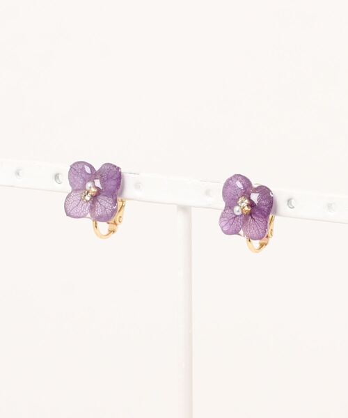 tone（トーン）の「【よひらのはな】紫陽花の花びらイヤリング（イヤリング・レディース・ホワイト/パープル/ネイビー/グレー/ピンク/ブルー/グリーン/グリーン系その他・FREE）」の7枚目の写真