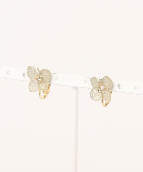 tone（トーン）の「【よひらのはな】紫陽花の花びらイヤリング（イヤリング・レディース・ホワイト/パープル/ネイビー/グレー/ピンク/ブルー/グリーン/グリーン系その他・FREE）」の3枚目の写真