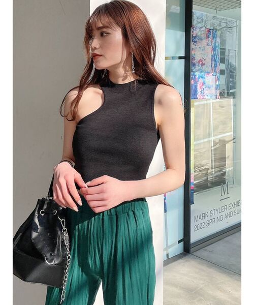 GYDA(ジェイダ)の「アシメデザイン ノースリニットトップス(ニット/セーター・レディース・ブラック/オフホワイト/グリーン・FREE)」の21枚目の写真