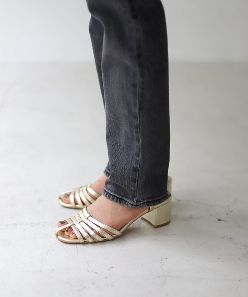 SLOBE IENA(スローブイエナ)の「SLOBE IENA メタリックサンダル(サンダル・レディース・ゴールド・24.5cm/24cm/23cm/23.5cm/22.5cm)」の19枚目の写真