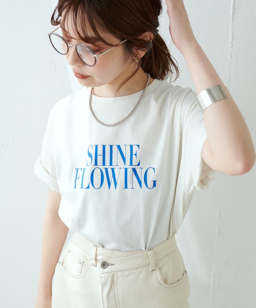 natural couture（ナチュラルクチュール）の「真夏でも安心して着られる◎汗染み防止加工ロゴT（Tシャツ/カットソー・レディース・オフホワイト/ブルー/スミクロ・FREE）」の2枚目の写真