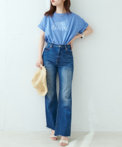 natural couture（ナチュラルクチュール）の「真夏でも安心して着られる◎汗染み防止加工ロゴT（Tシャツ/カットソー・レディース・オフホワイト/ブルー/スミクロ・FREE）」の17枚目の写真