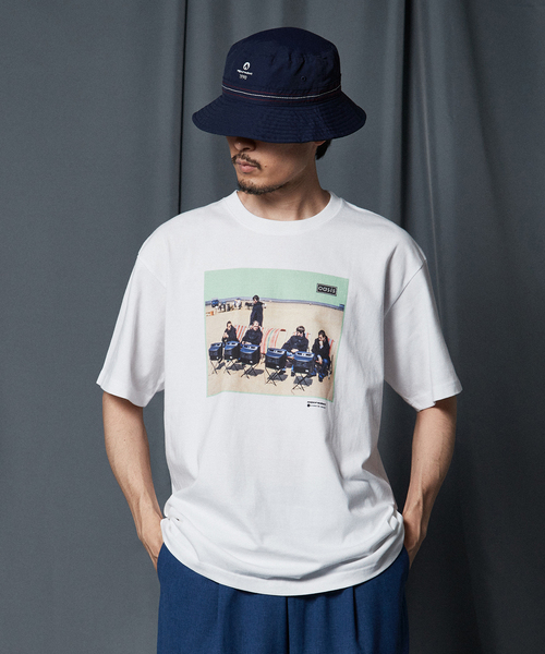 EDIFICE(エディフィス)の「【microdot / マイクロドット】 別注 oasis フォト Tシャツ(Tシャツ/カットソー・メンズ・ホワイト/ブラック/ブルー/ブラック系その他/ホワイト系その他/ホワイト×ホワイト・MEDIUM/LARGE)」の12枚目の写真